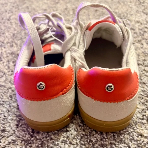 White and orange Guess Sneakers - Picture 3 of 6